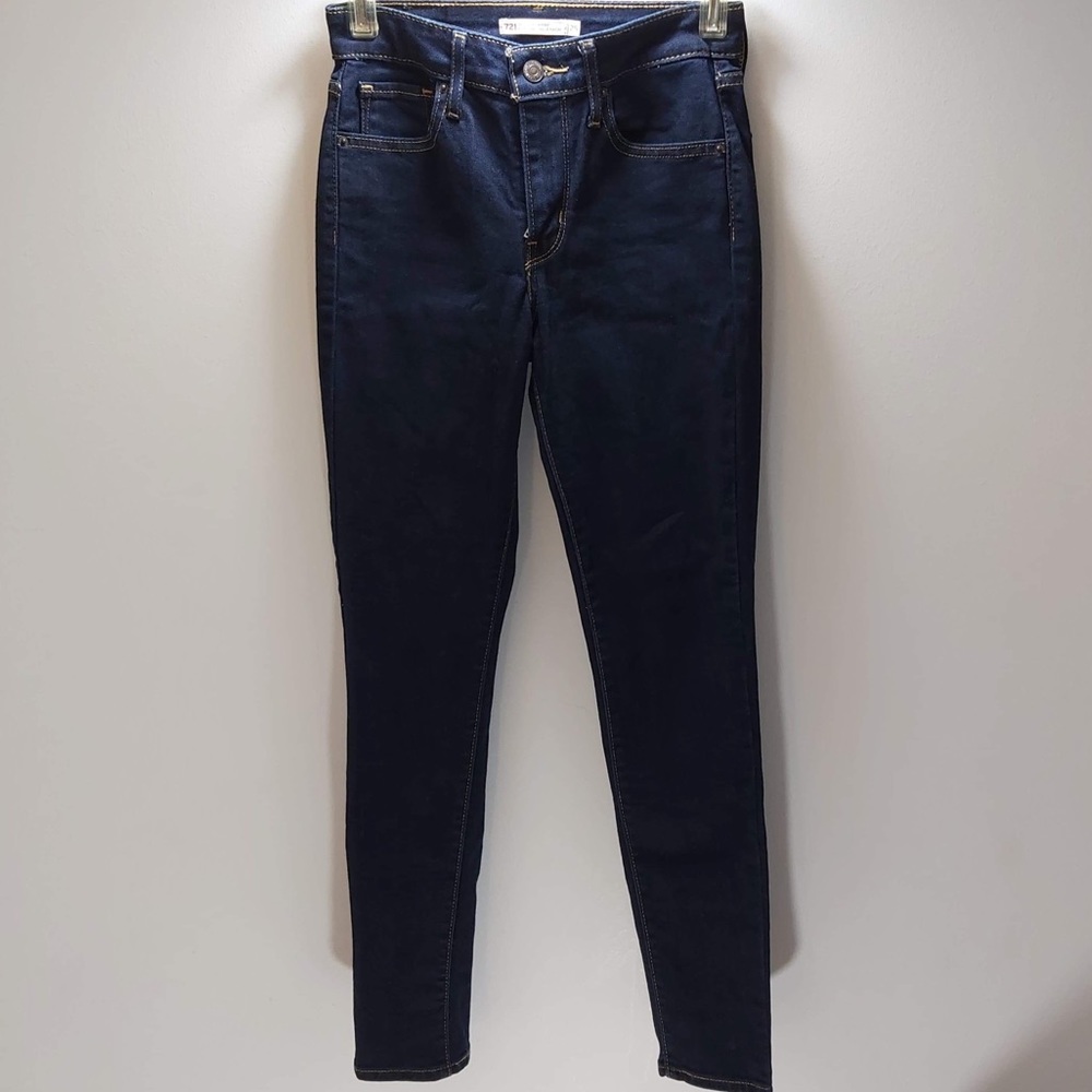3/$45 Levi’s 721 high rise skinny jeans